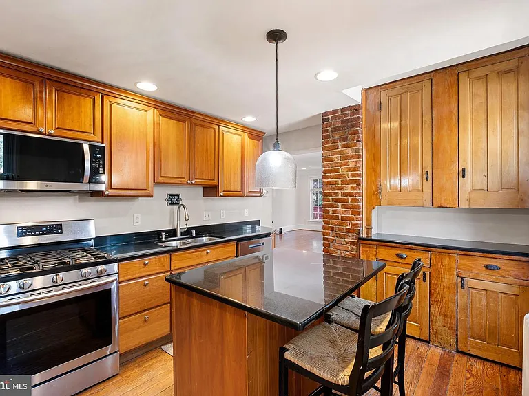 1419 Hamilton St — Photo 15