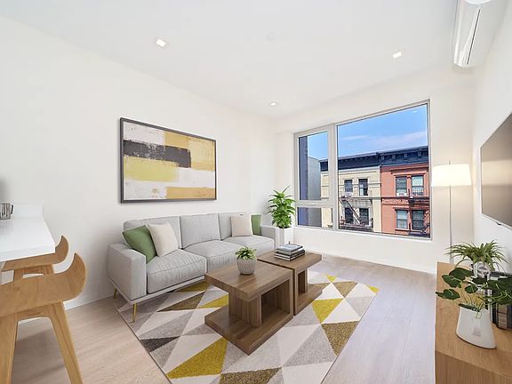 3rd image of 168 W 136th St #3B