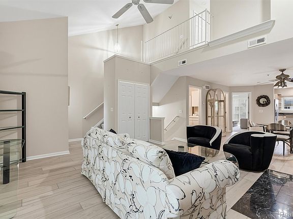 5th image of 37 W Village Ln