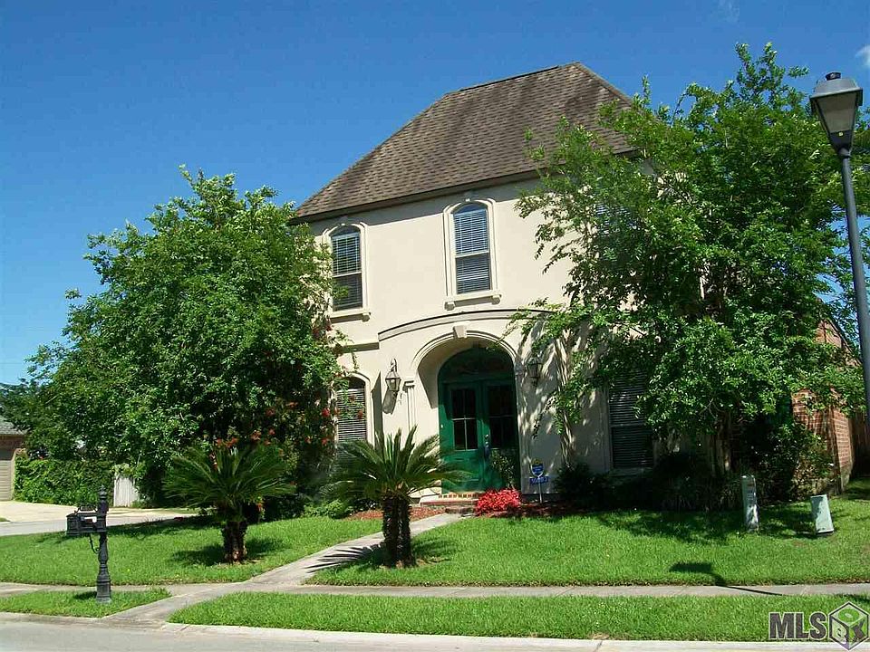 1st image of 10863 Woodland Oaks Dr
