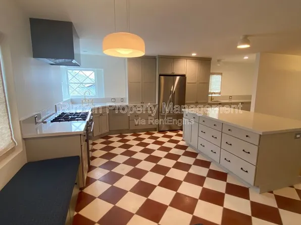 373 Sierra Dr, Ventura, CA 93003