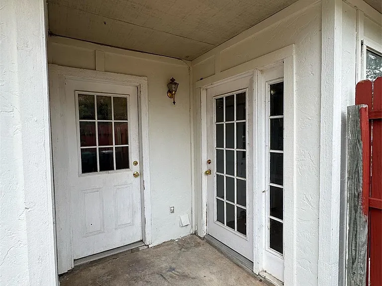 201 E Windsor Dr — Photo 28