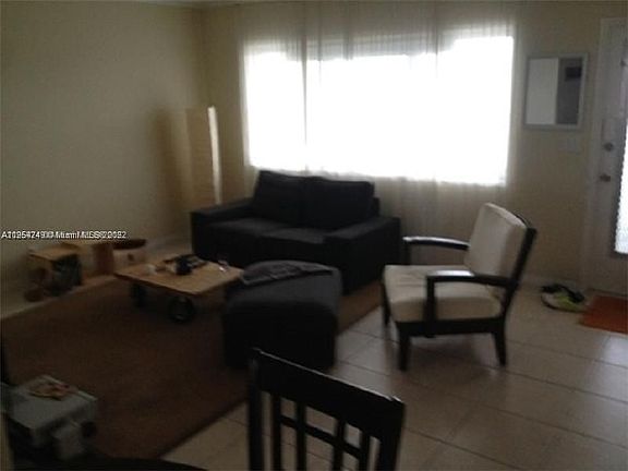 5th image of 1430 NE 170th St APT 314