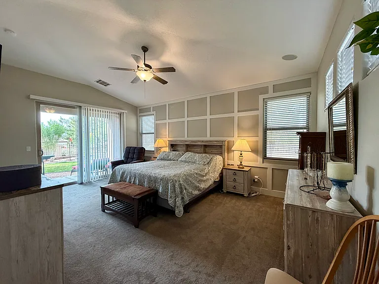 457 Highland View Ct — Photo 13