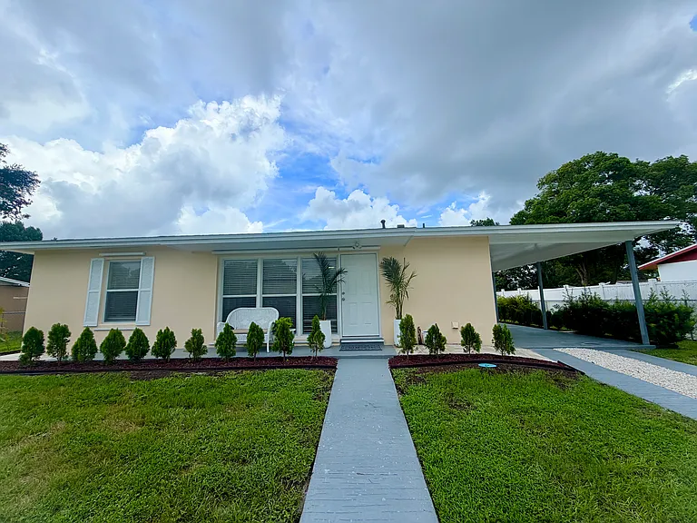 1650 Hastings Dr — Photo 1