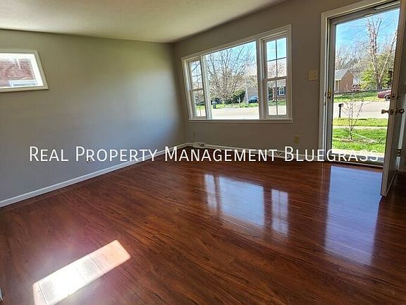 4th image of 211 E Tiverton Way