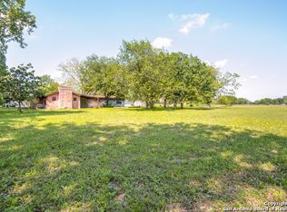 890 W County Road 672, Natalia, TX 78059