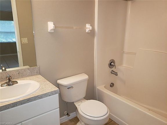 3rd image of 2420/2422 George Ave S
