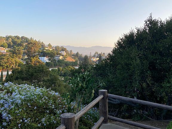 4th image of 2101 Loma Vista Pl
