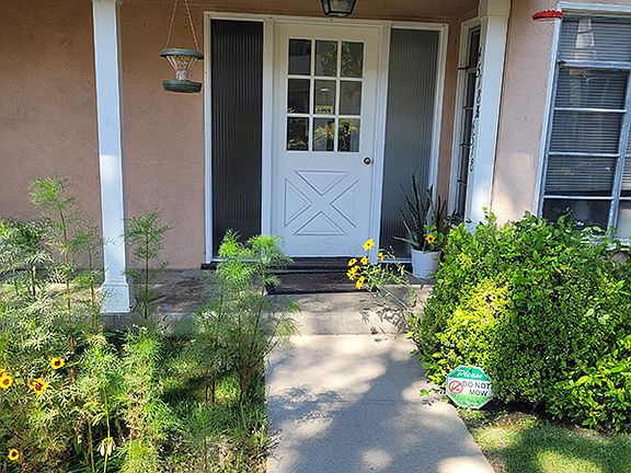 3rd image of 4518 1/2 Coldwater Canyon Ave #4518-1/2