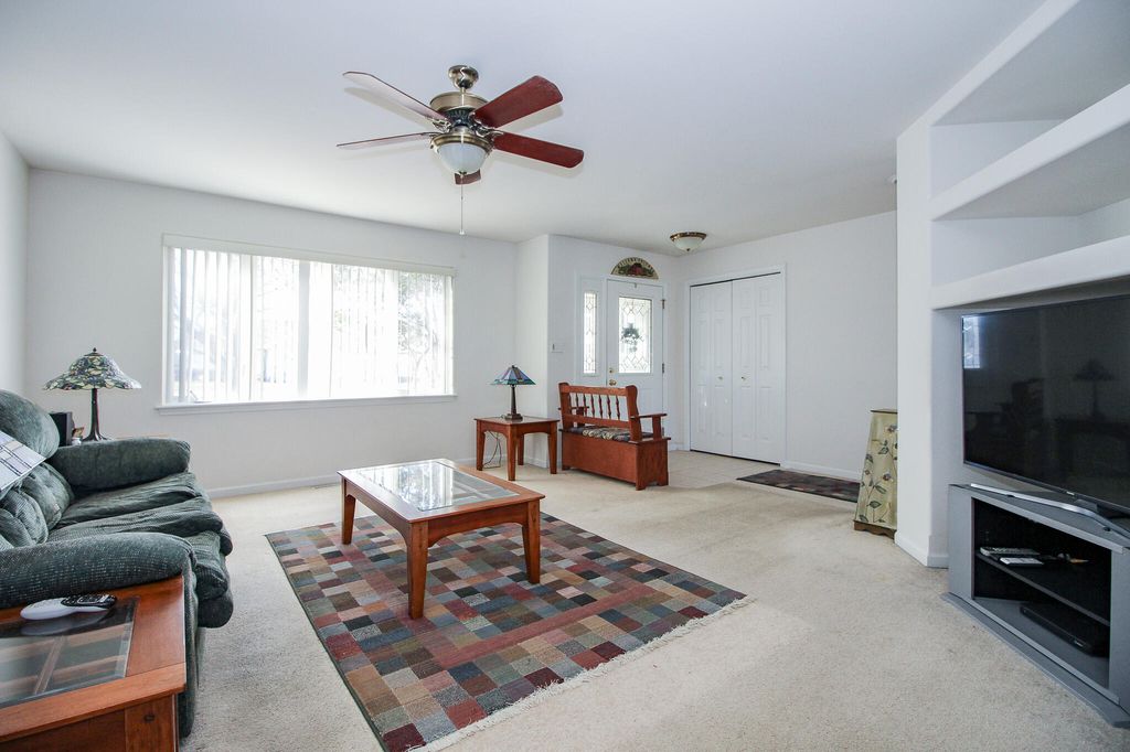 1281 Medlee Dr, Hobart, IN - View 5