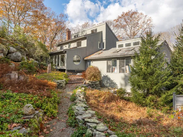 9 Hemlock Hill Road, Clinton, CT 06413