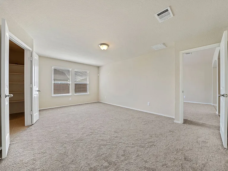 1533 Redbridge Dr — Photo 12