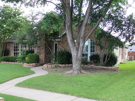 3rd image of 6101 Oxford Pl