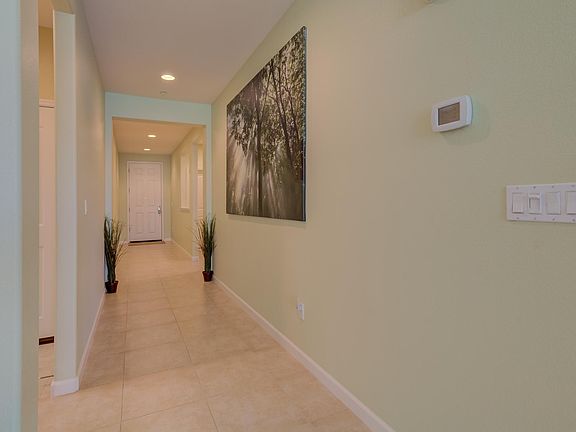 5th image of 424 Potters Ln
