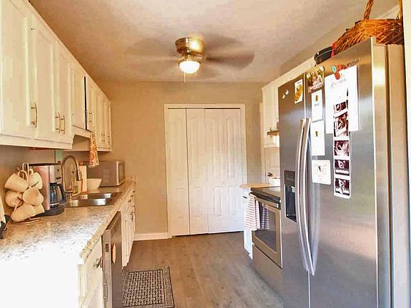 5th image of 1229 Shepard Way