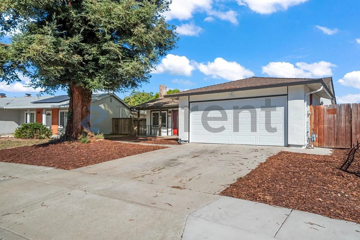 4 bed, 1234 sqft, $4,433 — Photo 2