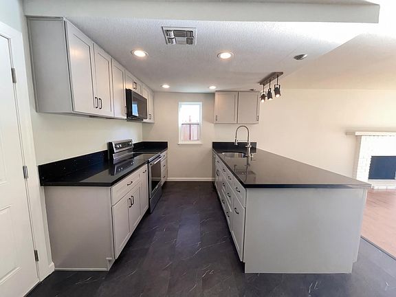 2nd image of 141 Sierra Woods Cir