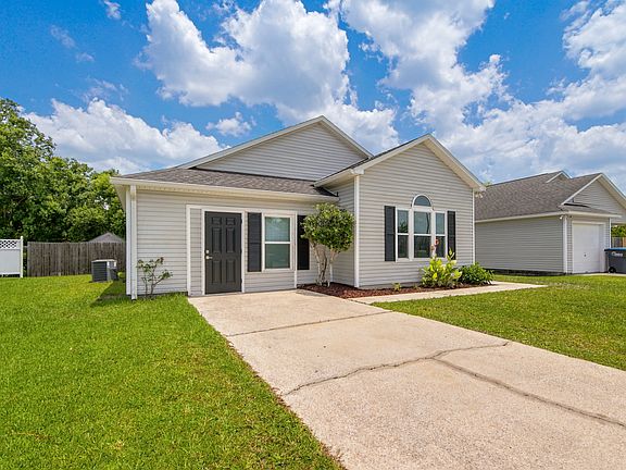 3rd image of 6521 Lake Joanna Cir