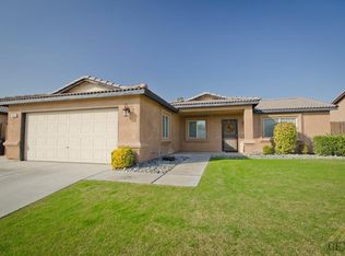 1206 Las Playas St, Bakersfield, CA 93307