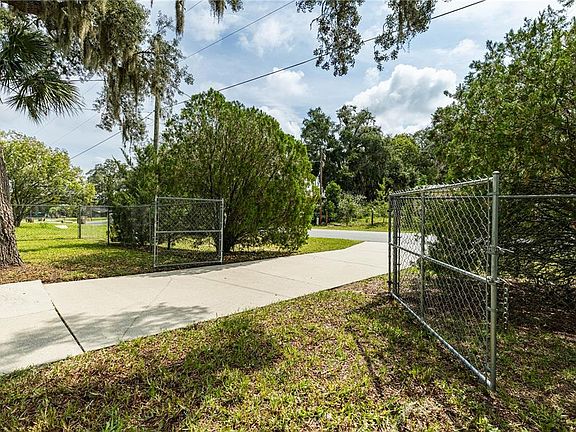 3rd image of 35737 SHELLEY DRIVE