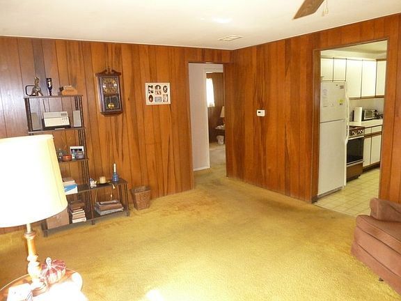 3rd image of 9015 S Knox Ave