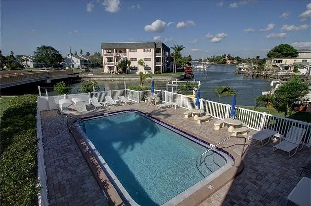 Pool - 175 116th Ave #204