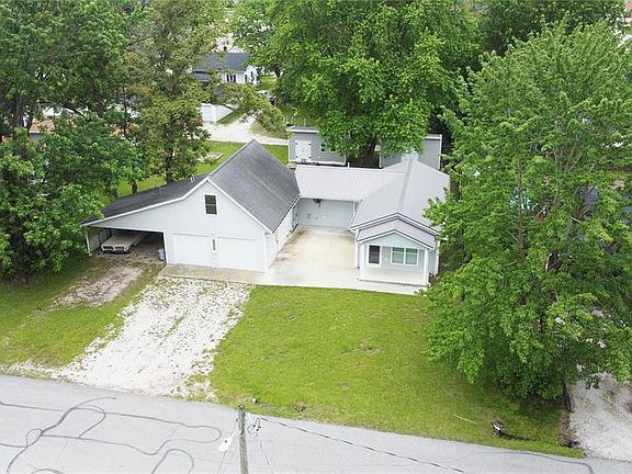 3rd image of 311 S Wentz St