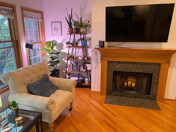 4th image of 2726 N Wayne Ave #2N