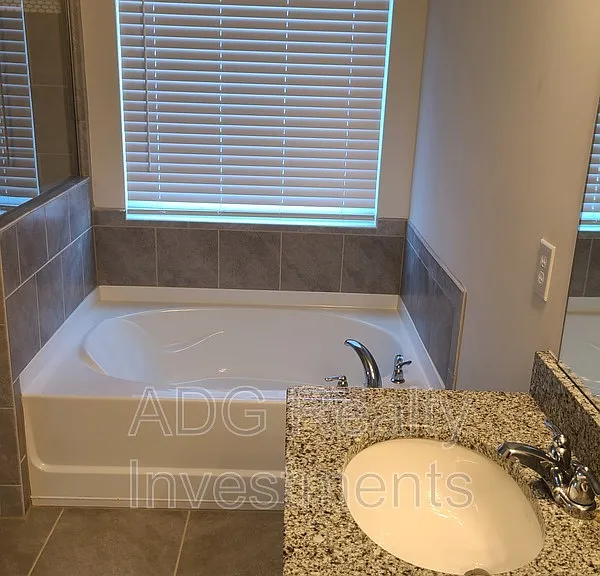 1577 Cambria Ct — Photo 7