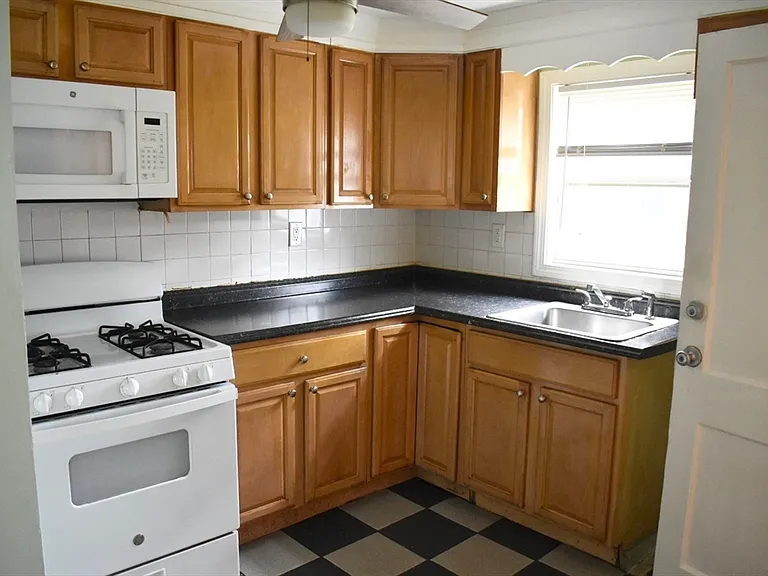 63 Tyler St #1 — Photo 2