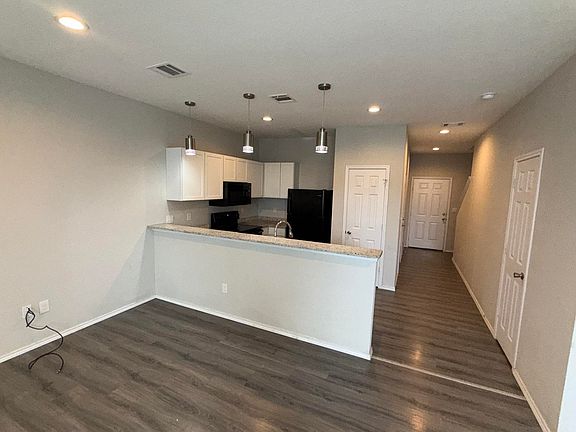5th image of 6918 Crestway Dr #4