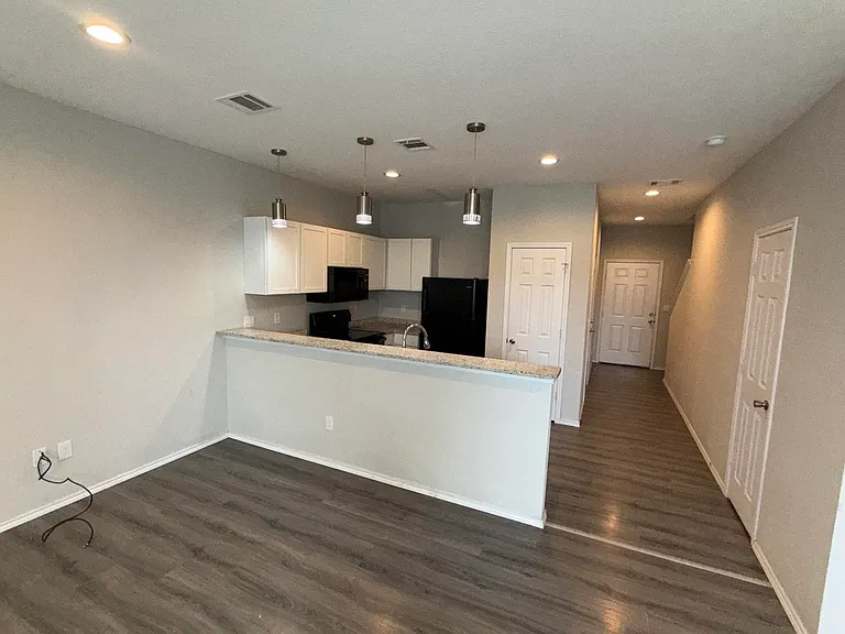 6918 Crestway Dr #4 — Photo 5