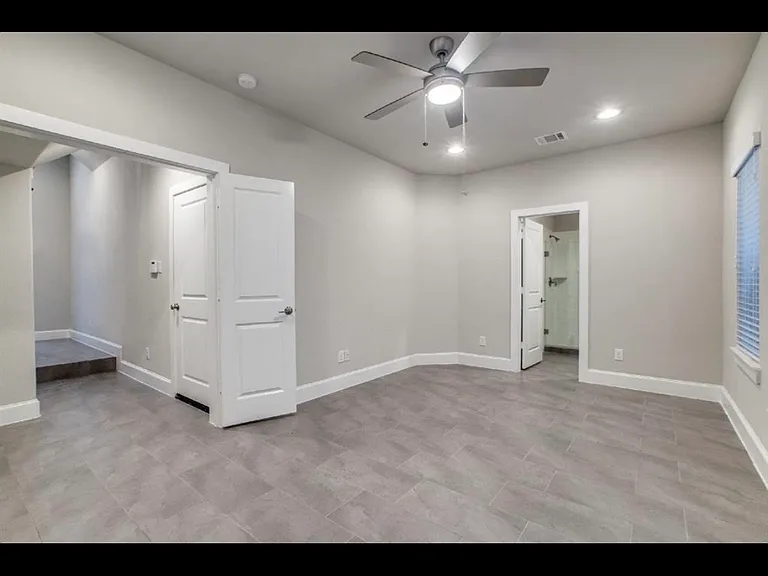 5521 D Larkin — Photo 3