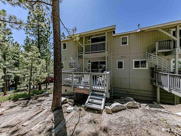 3rd image of 151 Palisades Dr Unit 15