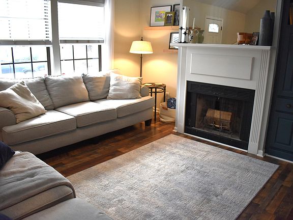 4th image of 3441 Laredo Dr Unit 42