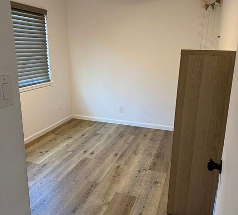 4th image of 1181 Rusher St