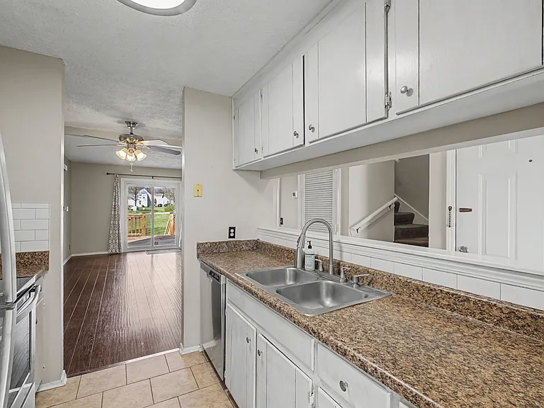 4316 Baton Rouge Dr — Photo 8