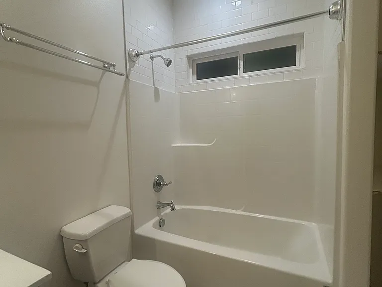 1506 NE Buffalo St — Photo 18