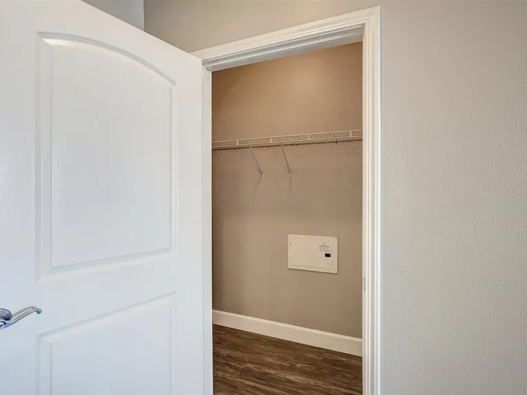 Stadium House Apartments — Photo 43