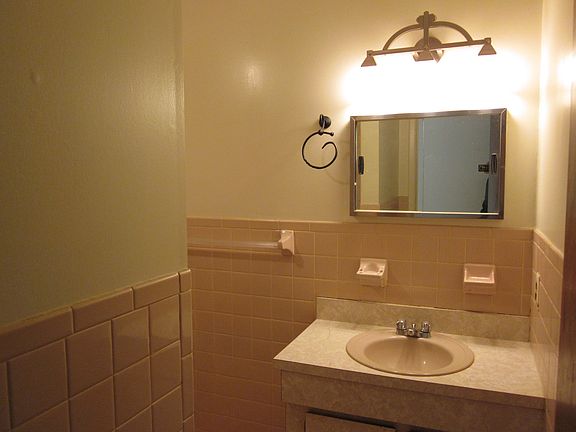 5th image of 133 Lancewood Ct
