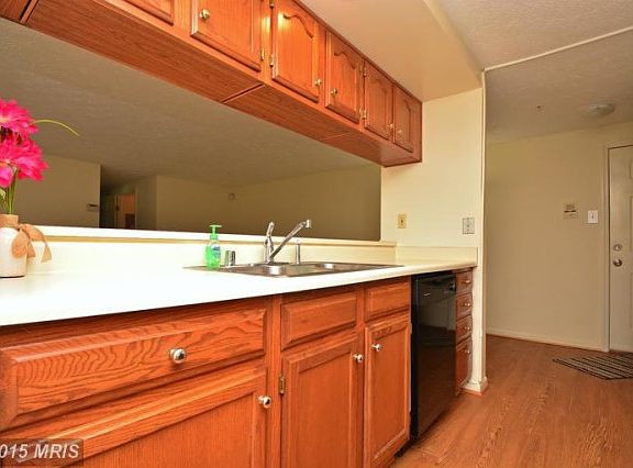 5th image of 900 Jessicas Ln APT C