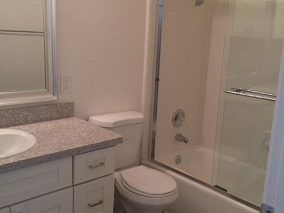 4th image of 1610 Park Ave APT 1