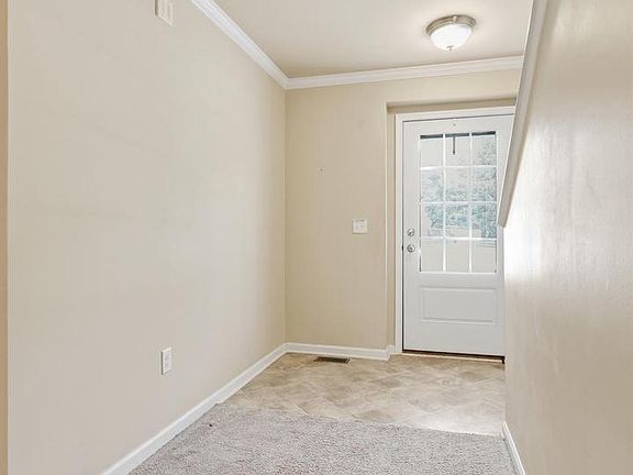 3rd image of 121 Wynsome Blvd