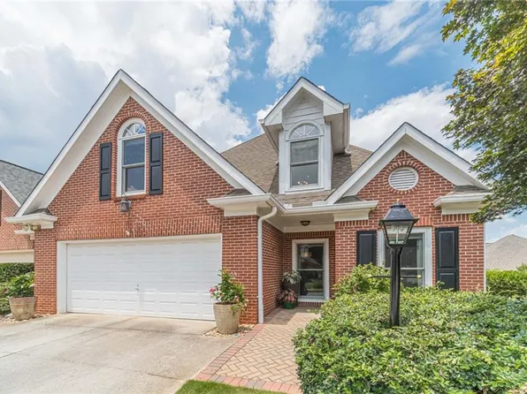 1905 Glenhurst Dr, Snellville, GA 30078