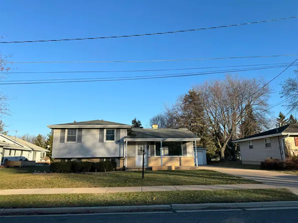 1206 Harding St, Little Chute, WI 54140