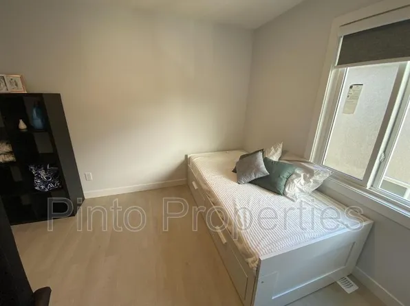 10749 86th Ave NW, Edmonton, AB