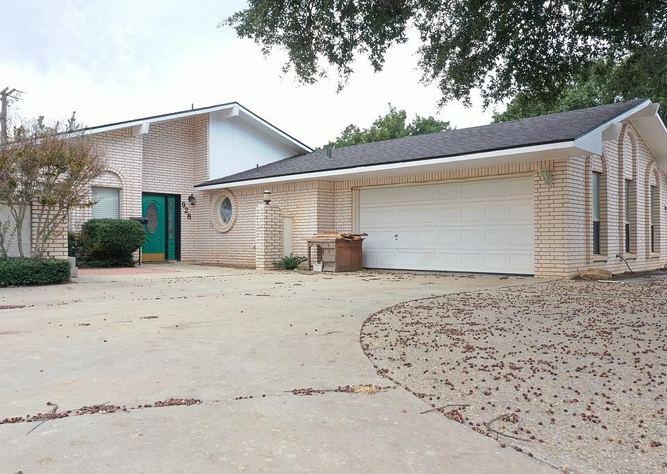 1st image of 928 Sartain Dr