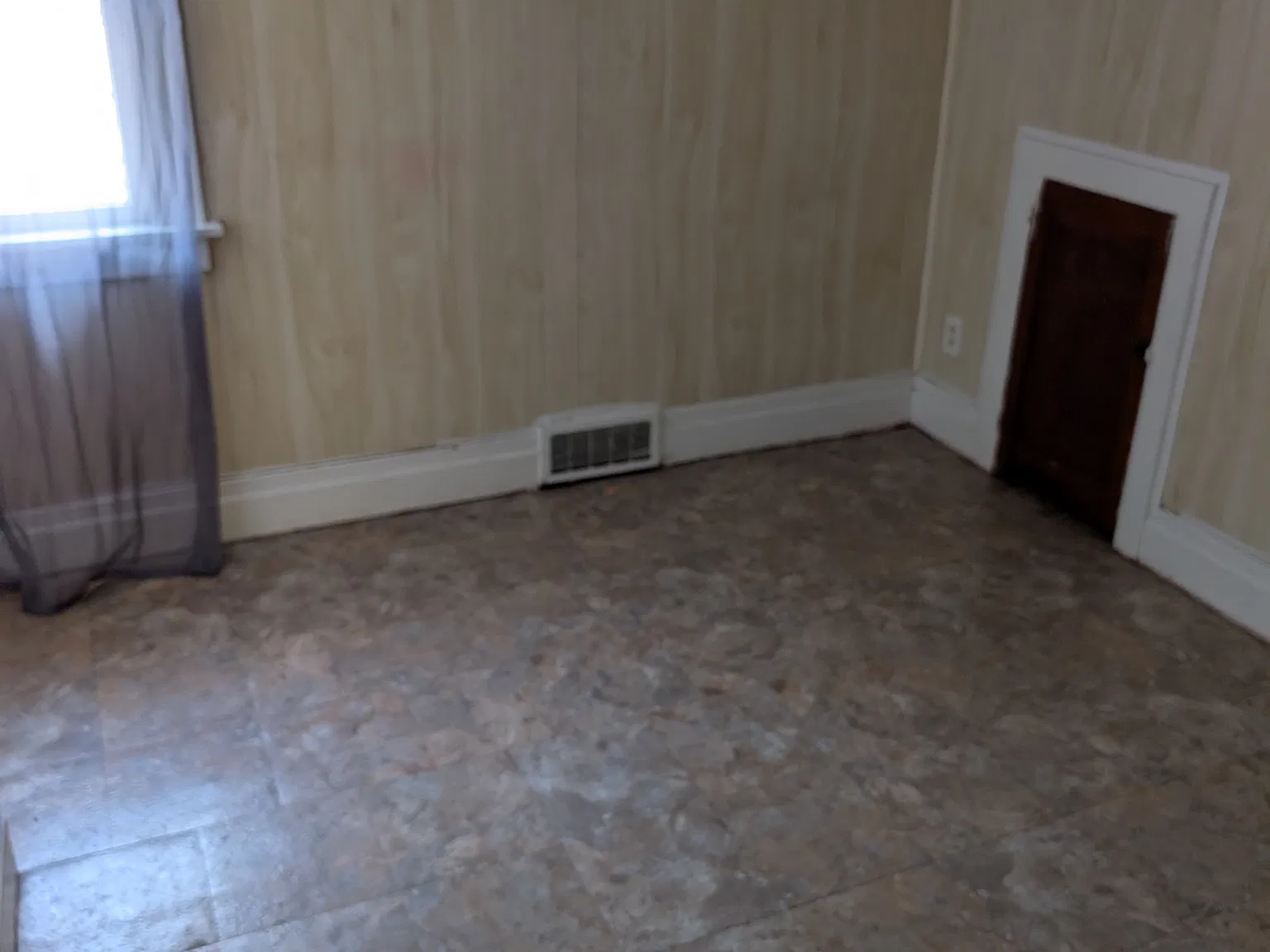 466 Minnesota Ave — Photo 2