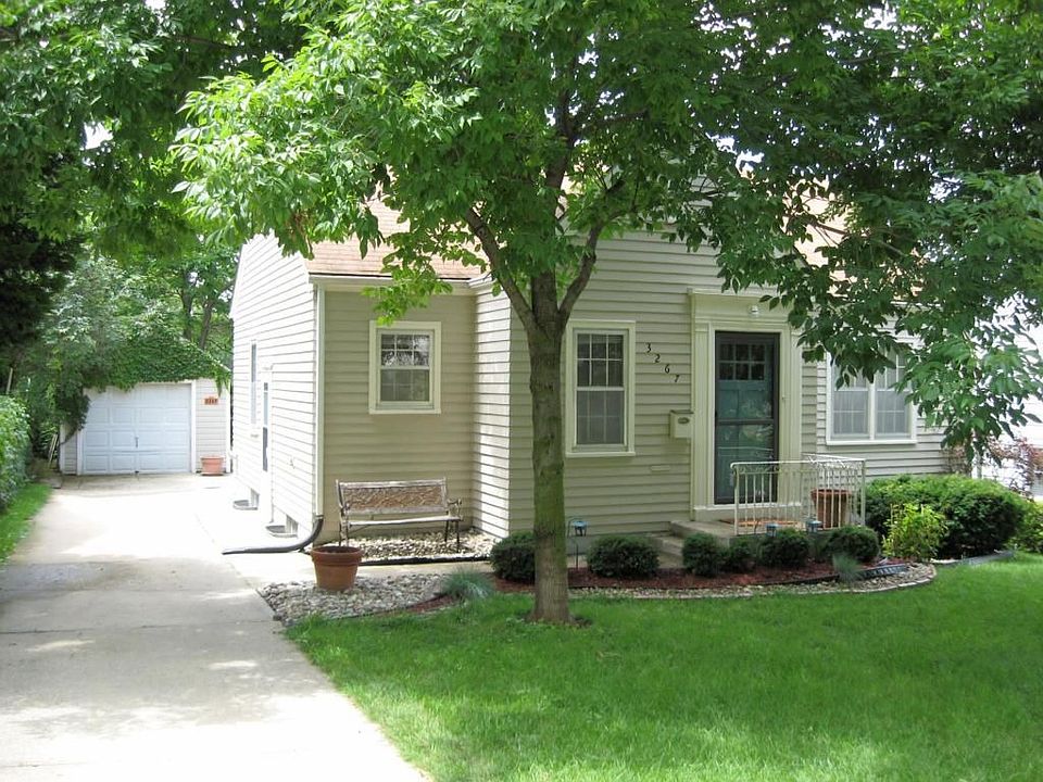 1st image of 3267 Douglas St